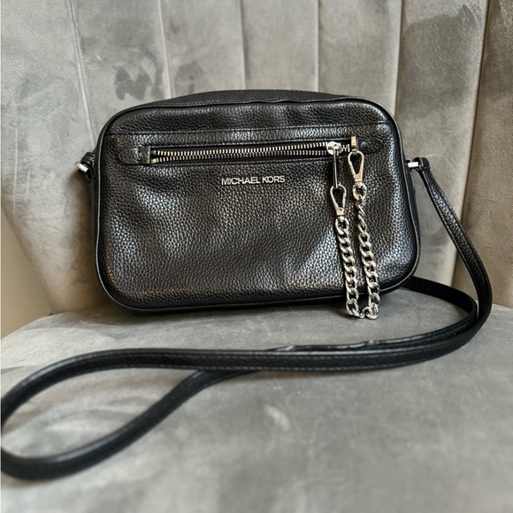 Michael Kors Jet Set Black Pebbled Leather Crossbody Bag with Silver Chain - Picture 2 of 16